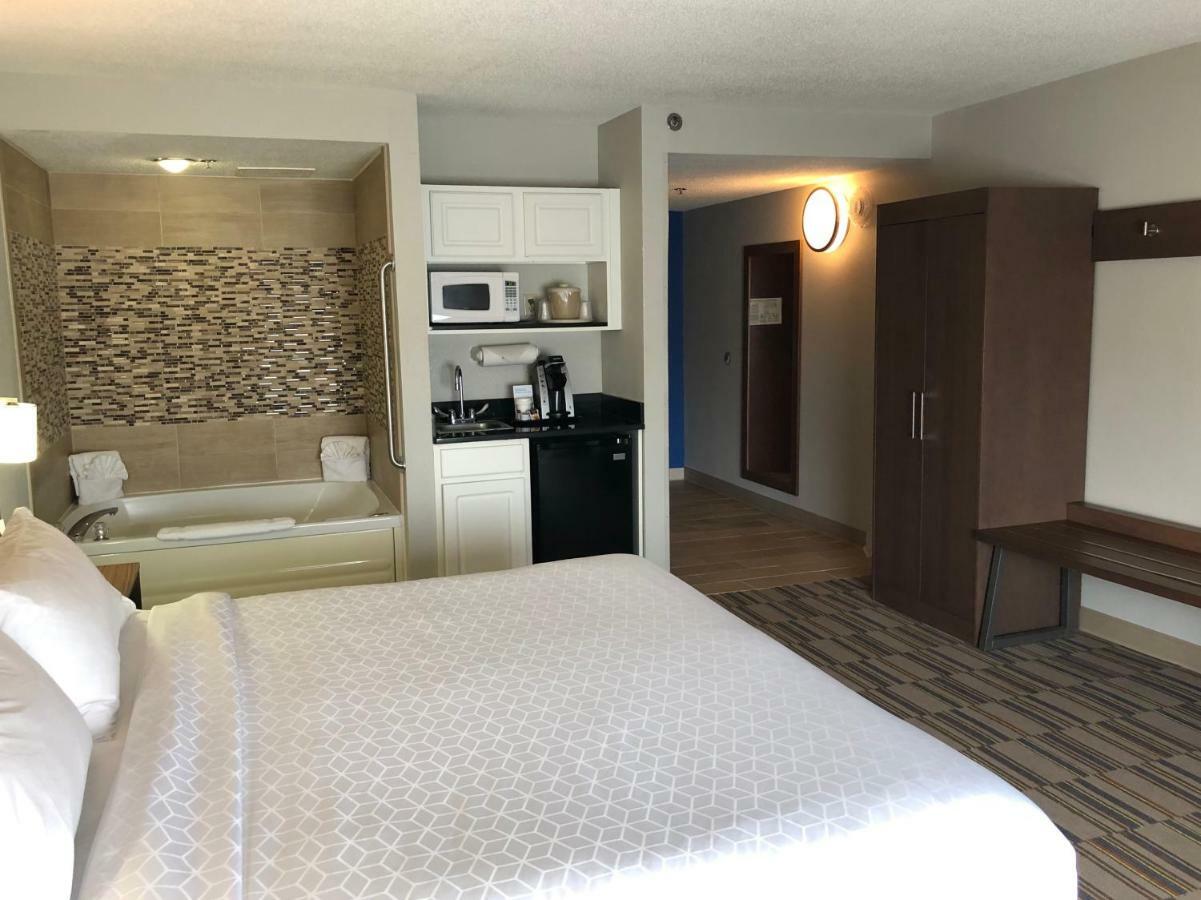 Holiday Inn Express And Suites Quakertown - Allentown Area By Ihg Exterior photo